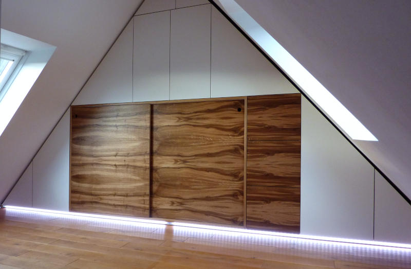 Einbauschrank Dachschräge